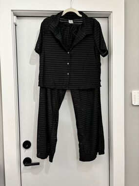 Hurley Black Eyelet Short-Sleeve Coverup Set